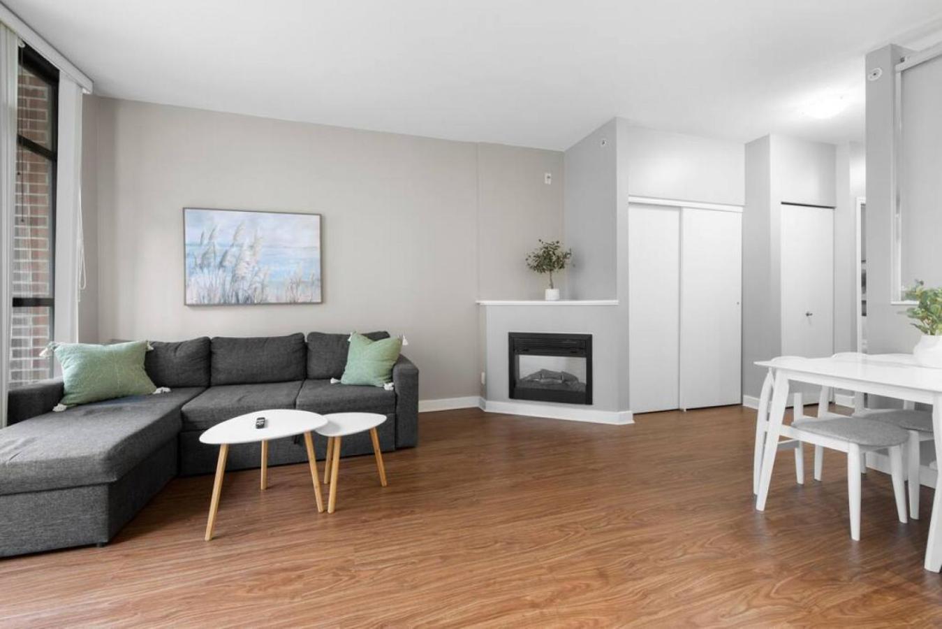Top Floor Unit On Granville Strip Yaletown Area Ванкувър Екстериор снимка