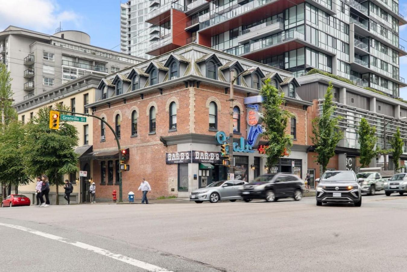 Top Floor Unit On Granville Strip Yaletown Area Ванкувър Екстериор снимка