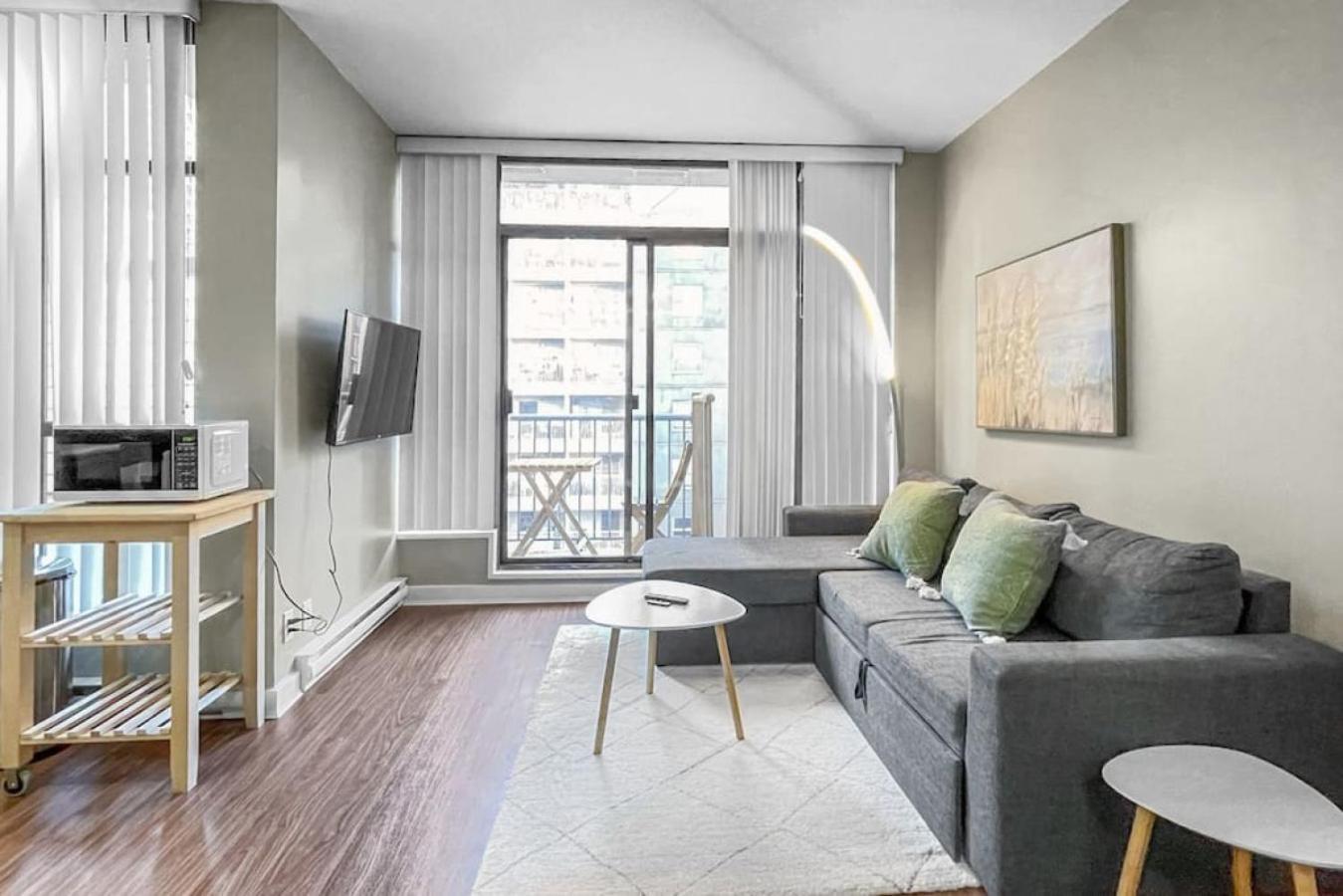Top Floor Unit On Granville Strip Yaletown Area Ванкувър Екстериор снимка